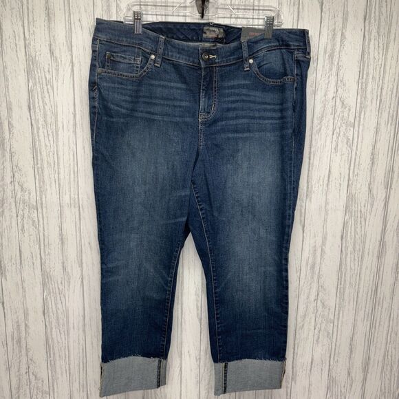 Torrid Denim - Womens Size 18 Torrid Crop Boyfriend Jeans NWT